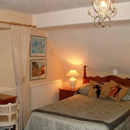 Hotel White